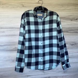 EUC- Men’s LS Flannel Button Down, S